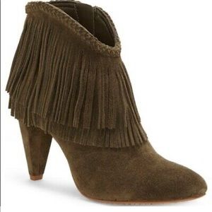 🫒 Vince Camuto Olive Suede Fringe Heeled Booties